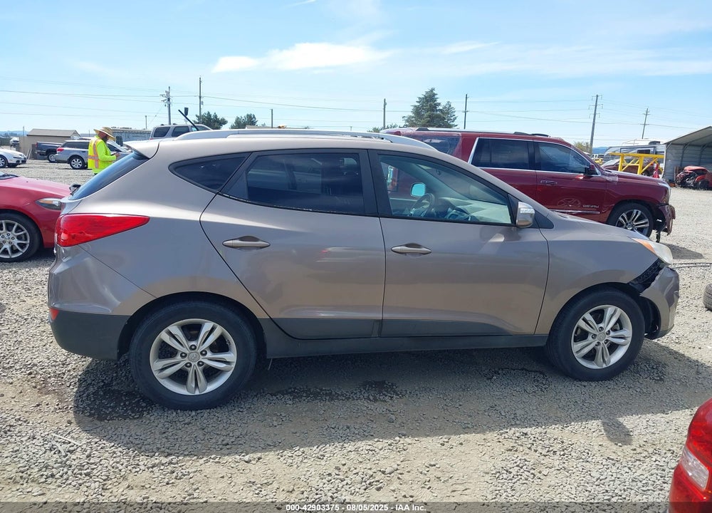 2012 HYUNDAI TUCSON VIN: KM8JU3AC1CU484143