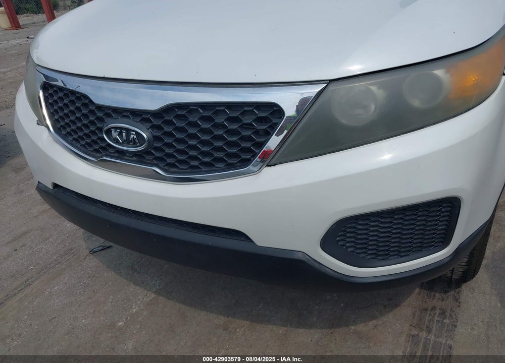 2011 KIA SORENTO VIN: 5XYKTDA29BG160107