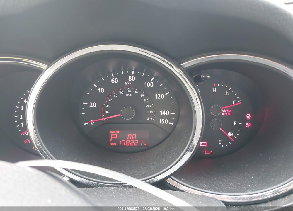 2011 KIA SORENTO VIN: 5XYKTDA29BG160107
