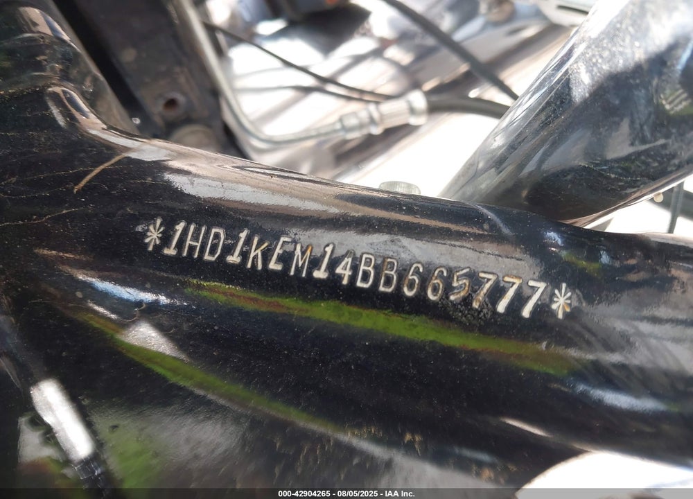 2011 HARLEY-DAVIDSON FLHTK VIN: 1HD1KEM14BB665777