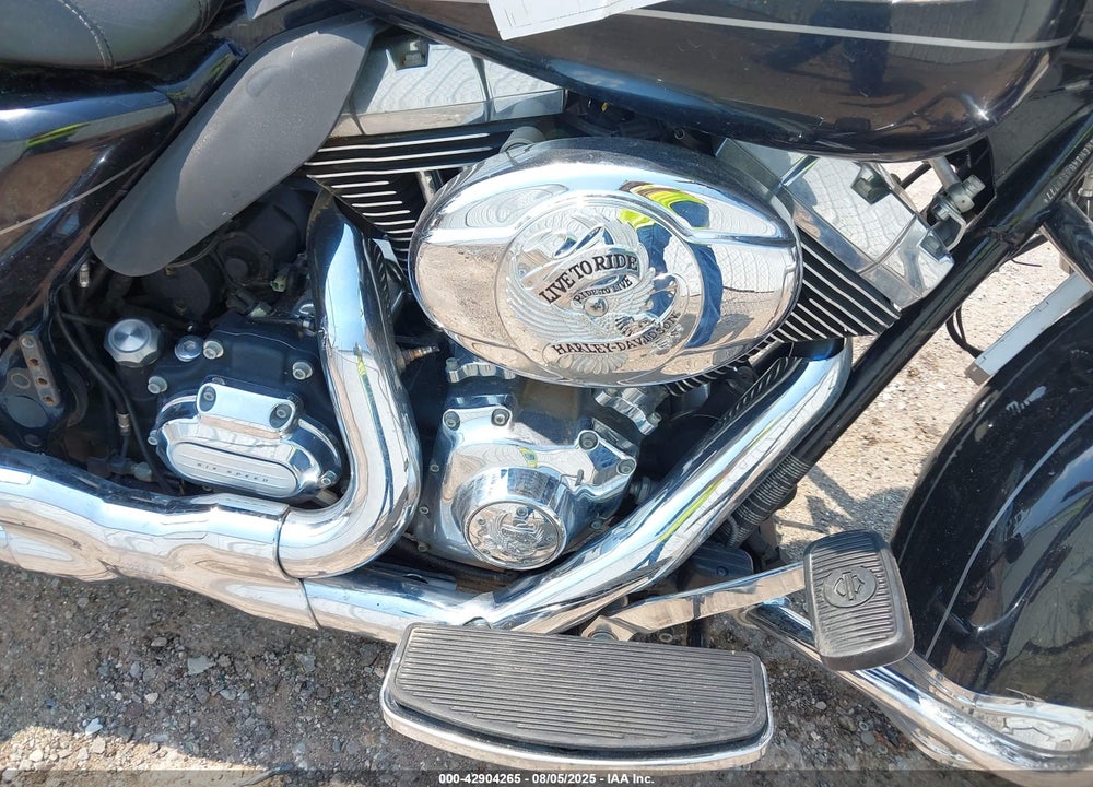 2011 HARLEY-DAVIDSON FLHTK VIN: 1HD1KEM14BB665777