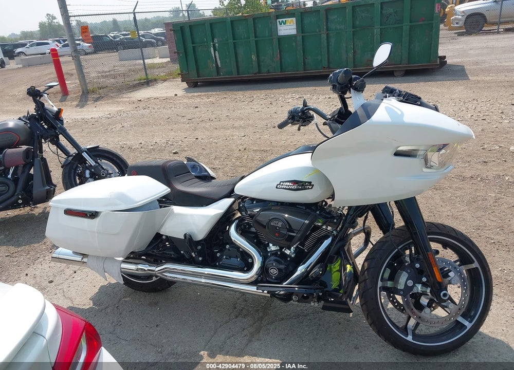 2024 HARLEY-DAVIDSON FLTRX VIN: 1HD1KH717RB634210