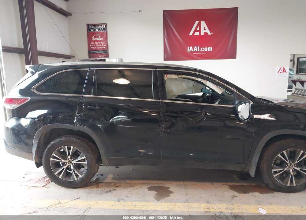 2016 TOYOTA HIGHLANDER XLE V6 VIN: 5TDJKRFH8GS323364