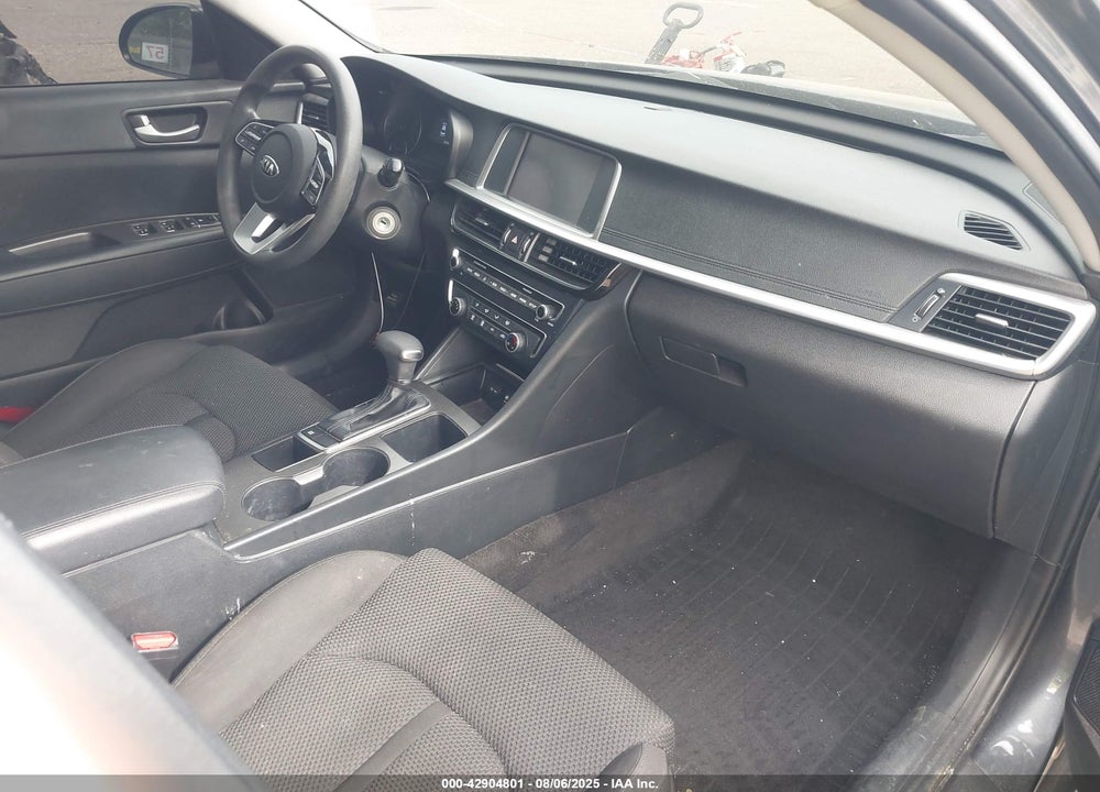 2020 KIA OPTIMA VIN: 5XXGT4L32LG385471