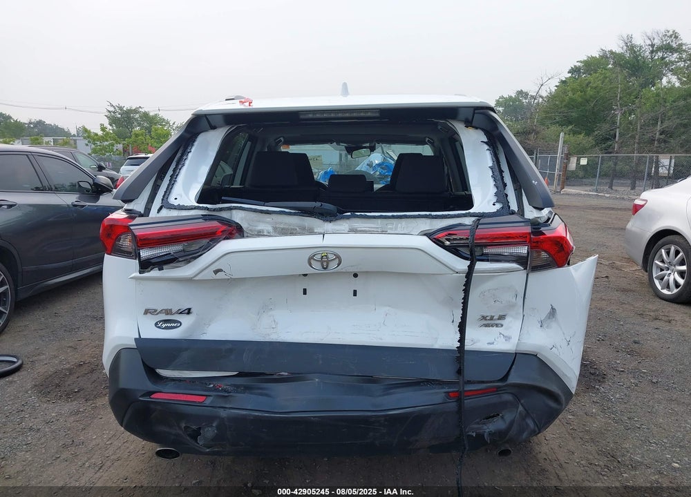 2021 TOYOTA RAV4 XLE VIN: 2T3P1RFV4MC141658