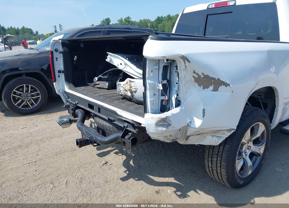 2024 RAM 1500 LAIE  4X4 5'7 BOX VIN: 1C6SRFJT2RN109383
