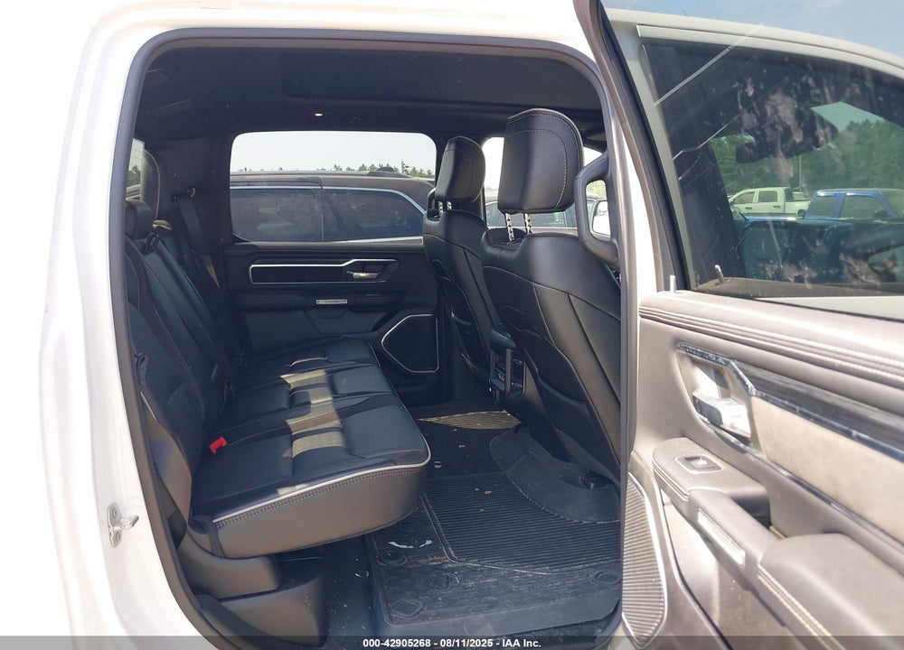 2024 RAM 1500 LAIE  4X4 5'7 BOX VIN: 1C6SRFJT2RN109383