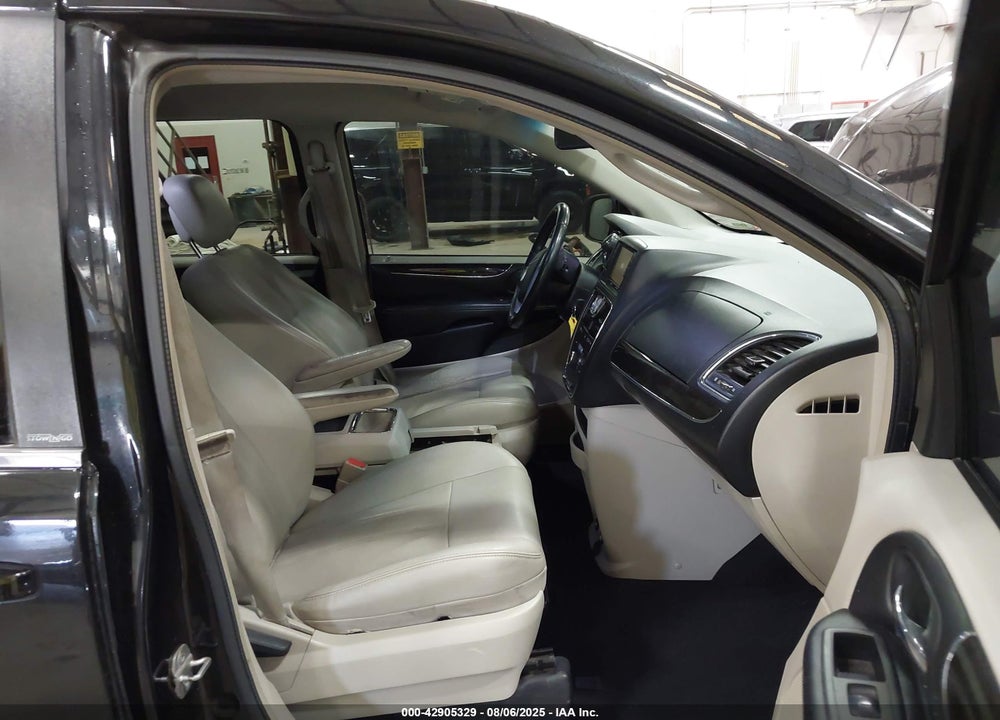 2013 CHRYSLER TOWN & COUNTRY TOURING VIN: 2C4RC1BG2DR555039