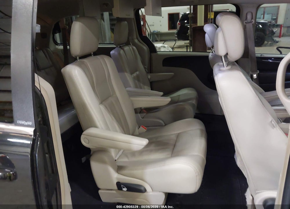 2013 CHRYSLER TOWN & COUNTRY TOURING VIN: 2C4RC1BG2DR555039