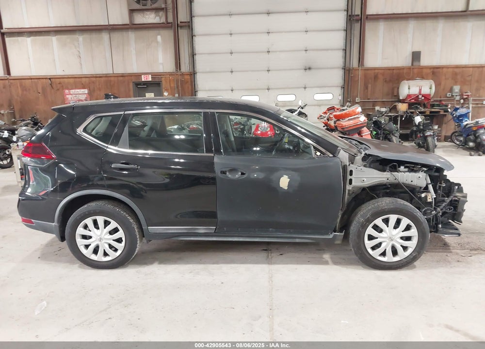 2018 NISSAN ROGUE VIN: KNMAT2MV3JP585968