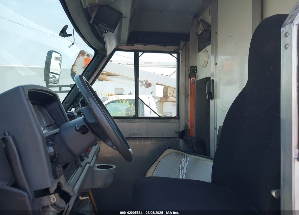 2013 ISUZU COMMERCIAL VAN VIN: JALB4T178D7W01355