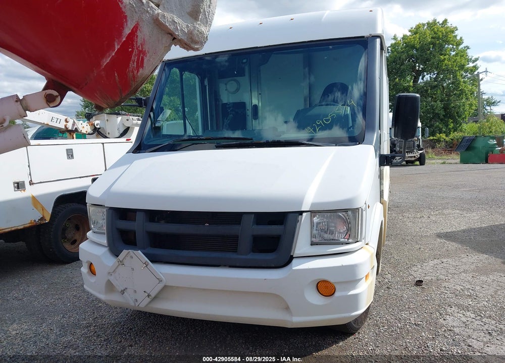 2013 ISUZU COMMERCIAL VAN VIN: JALB4T178D7W01355