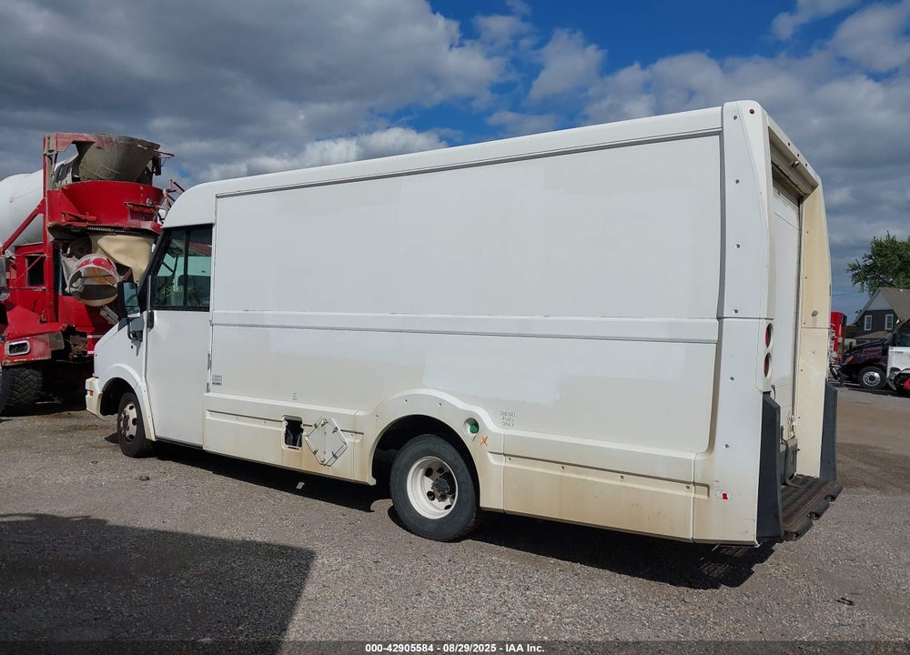 2013 ISUZU COMMERCIAL VAN VIN: JALB4T178D7W01355