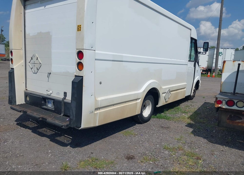 2013 ISUZU COMMERCIAL VAN VIN: JALB4T178D7W01355