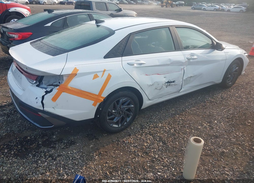 2024 HYUNDAI ELANTRA VIN: KMHLM4DG3RU676167