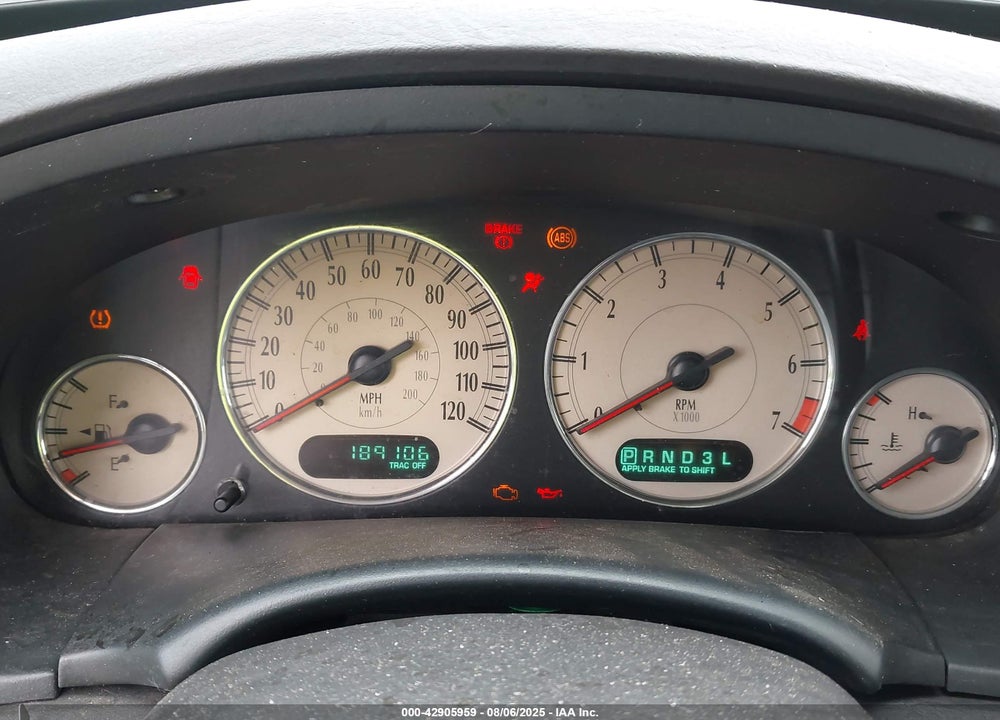 2004 CHRYSLER TOWN & COUNTRY LIMITED VIN: 2C8GP64L64R622887