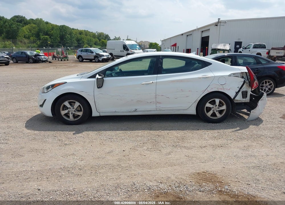 2015 HYUNDAI ELANTRA VIN: 5NPDH4AE5FH580188