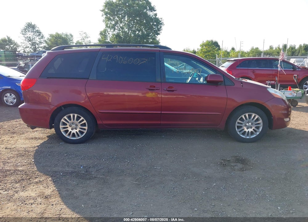 2010 TOYOTA SIENNA XLE VIN: 5TDYK4CC4AS305512