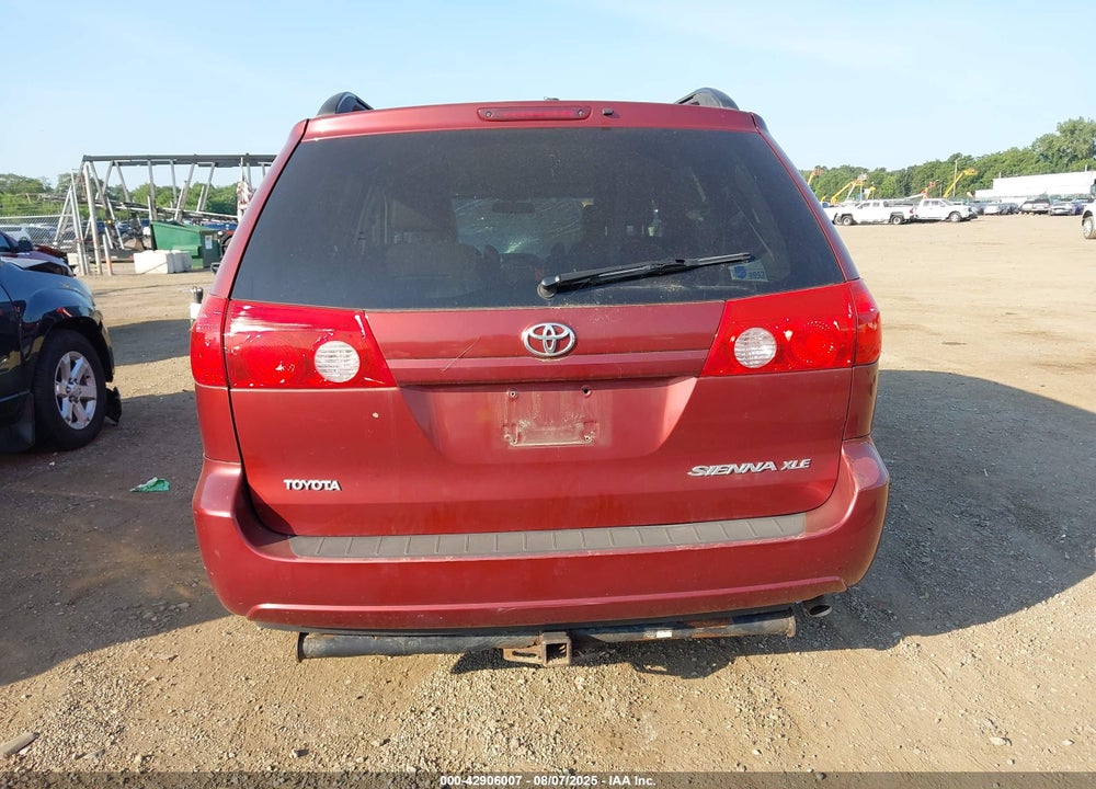 2010 TOYOTA SIENNA XLE VIN: 5TDYK4CC4AS305512
