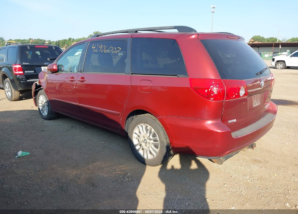 2010 TOYOTA SIENNA XLE VIN: 5TDYK4CC4AS305512