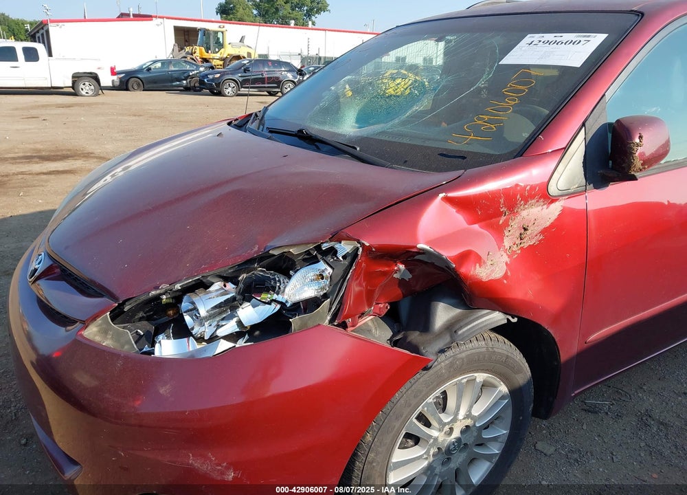 2010 TOYOTA SIENNA XLE VIN: 5TDYK4CC4AS305512