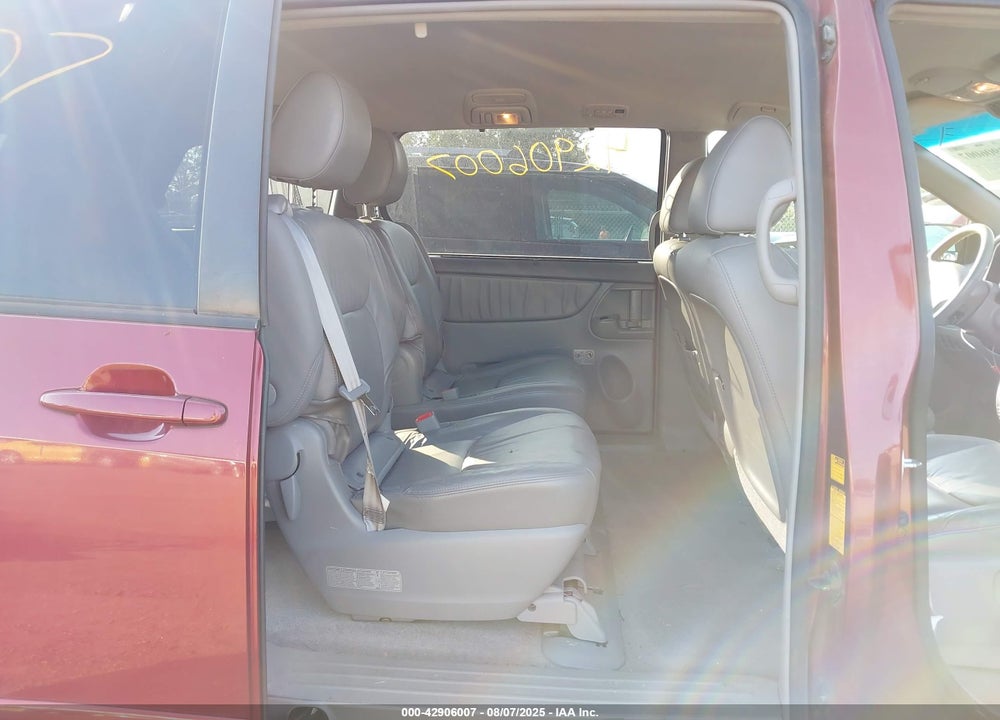 2010 TOYOTA SIENNA XLE VIN: 5TDYK4CC4AS305512