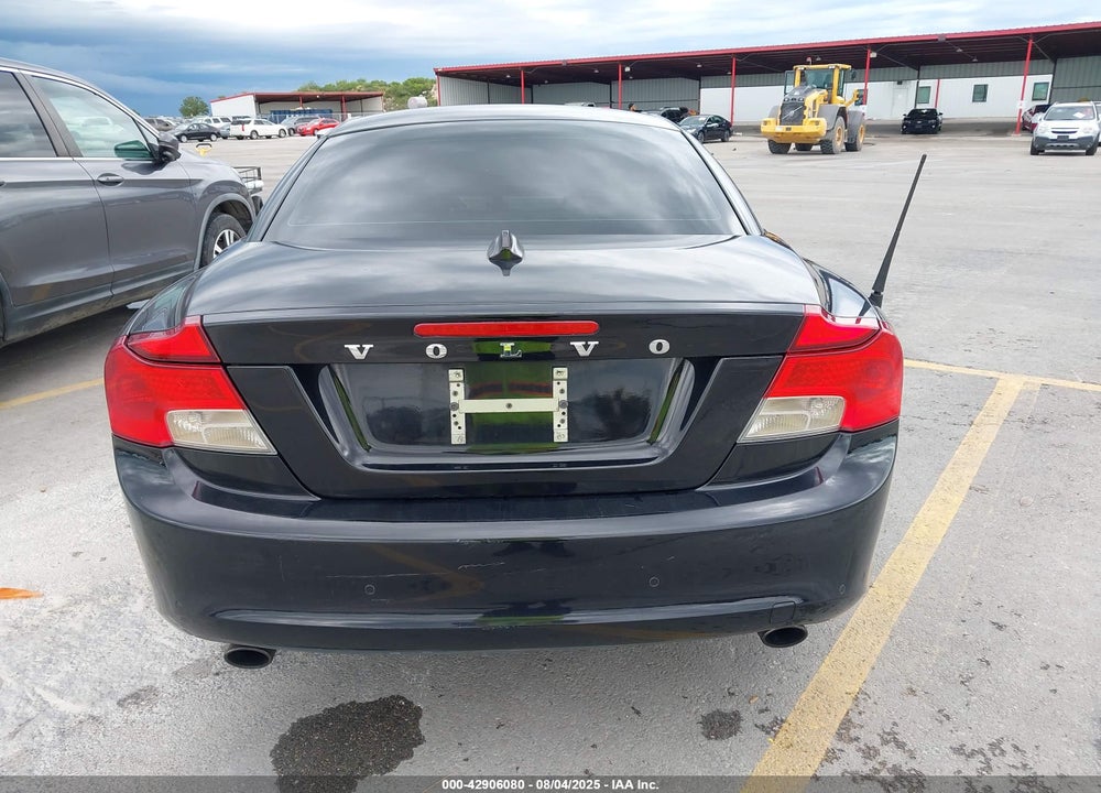 2013 VOLVO C70 VIN: YV1672MC1DJ141613