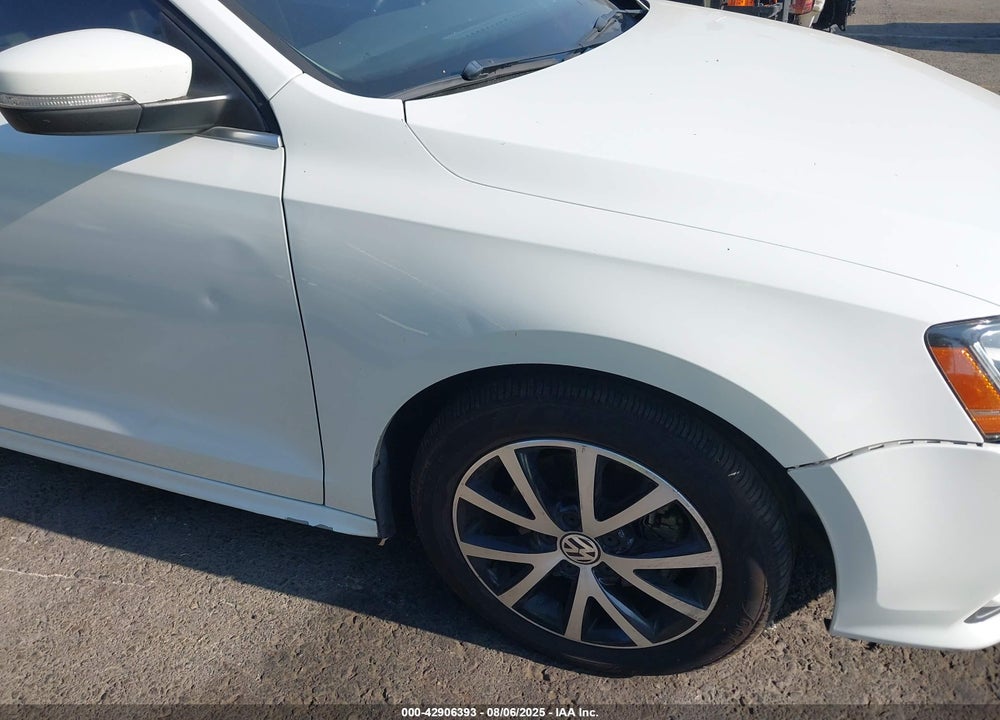 2017 VOLKSWAGEN JETTA VIN: 3VWDB7AJ8HM204885