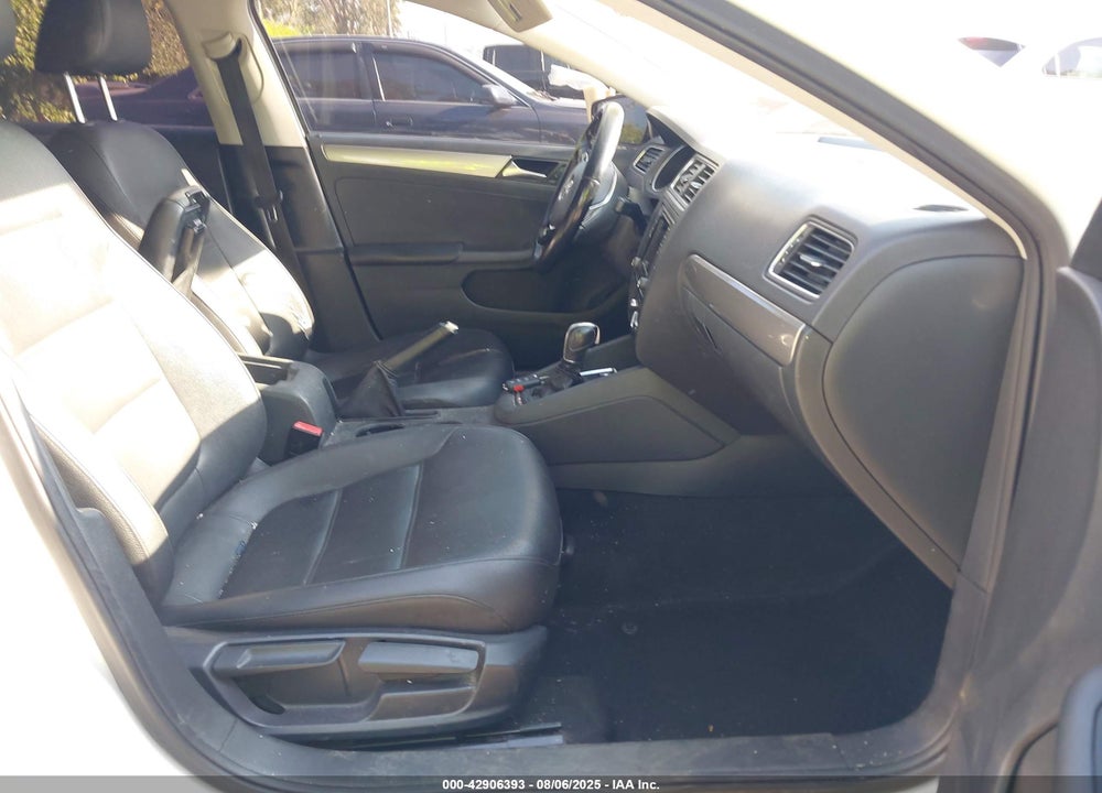 2017 VOLKSWAGEN JETTA VIN: 3VWDB7AJ8HM204885