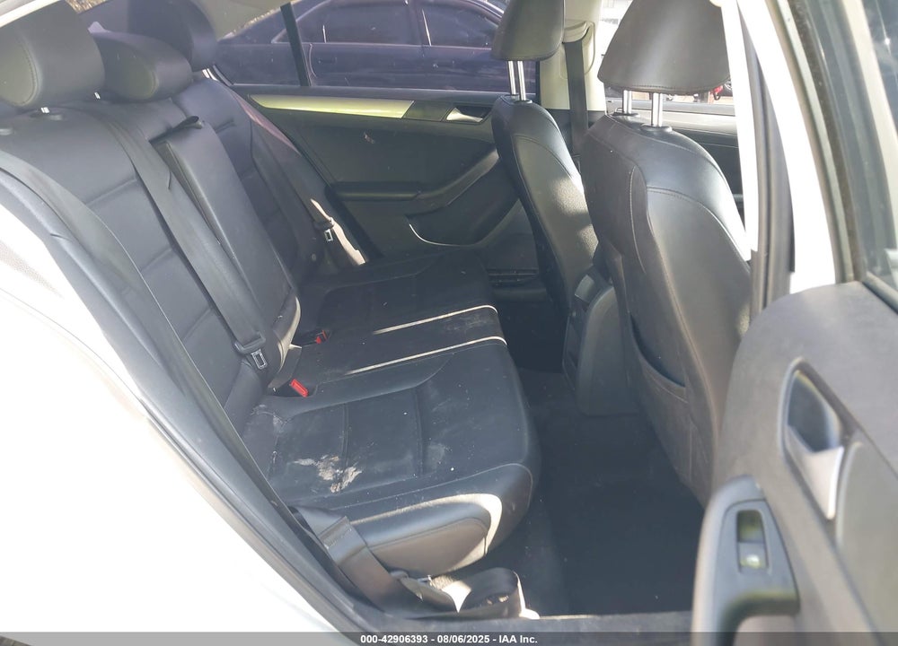 2017 VOLKSWAGEN JETTA VIN: 3VWDB7AJ8HM204885