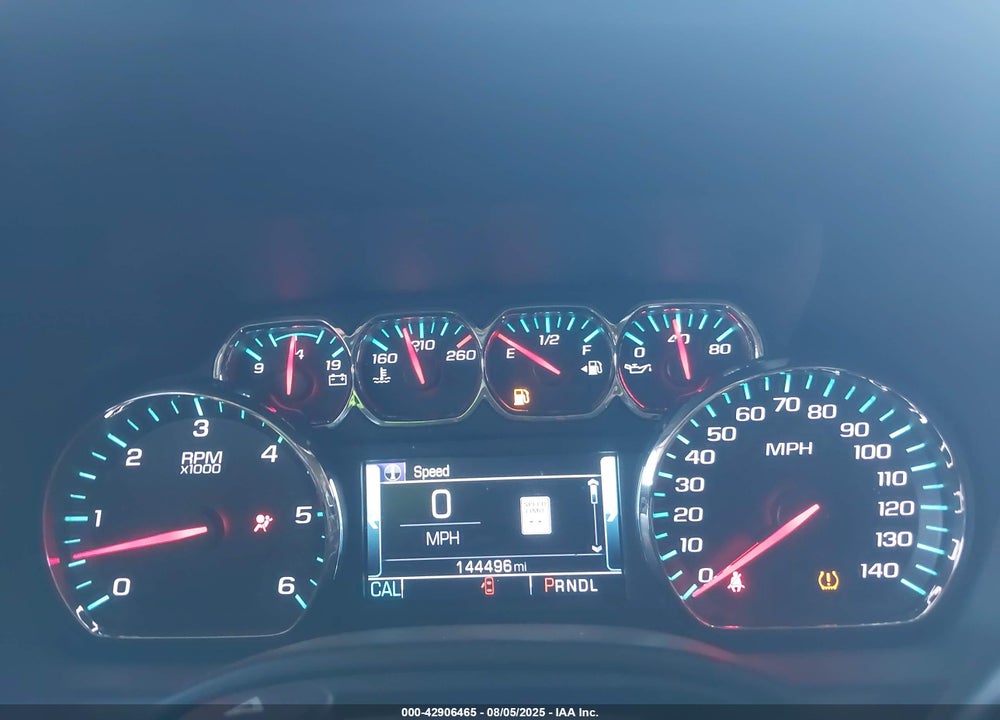 2018 CHEVROLET SUBURBAN VIN: 1GNSCHKCXJR201592