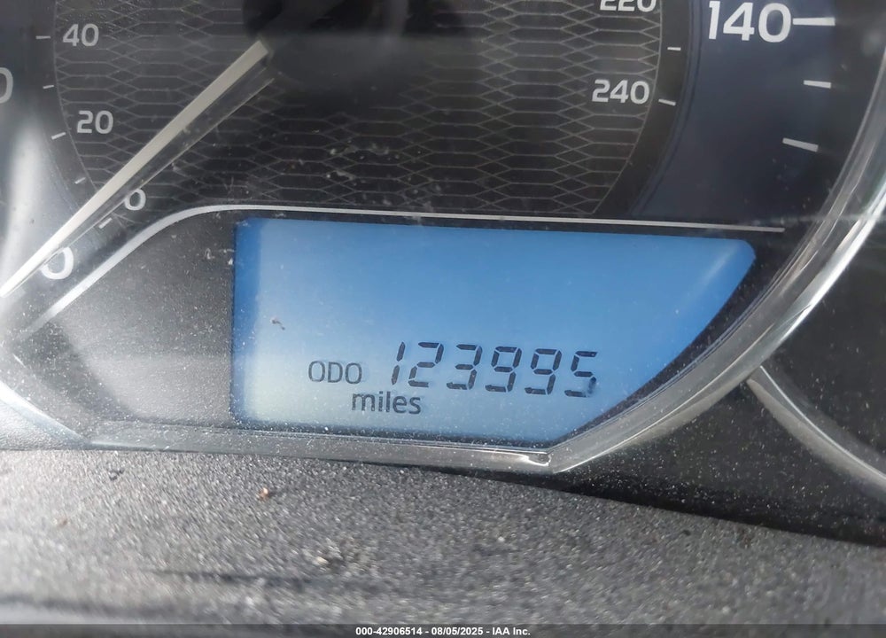2014 TOYOTA COROLLA VIN: 2T1BURHE5EC109584