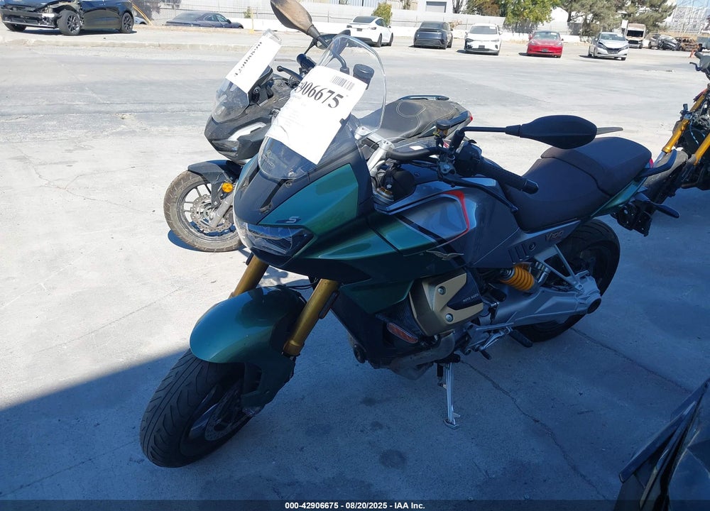 2024 MOTO GUZZI V100 MANDELLO S VIN: ZGUMGUB04RM000376