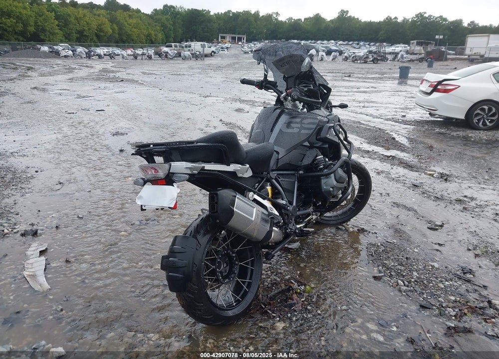 2021 BMW R 1250 GS VIN: WB10M0302M6E37808