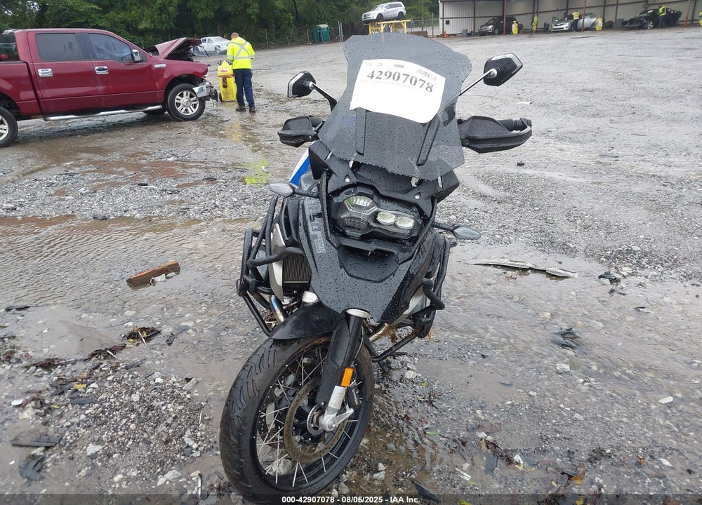 2021 BMW R 1250 GS VIN: WB10M0302M6E37808