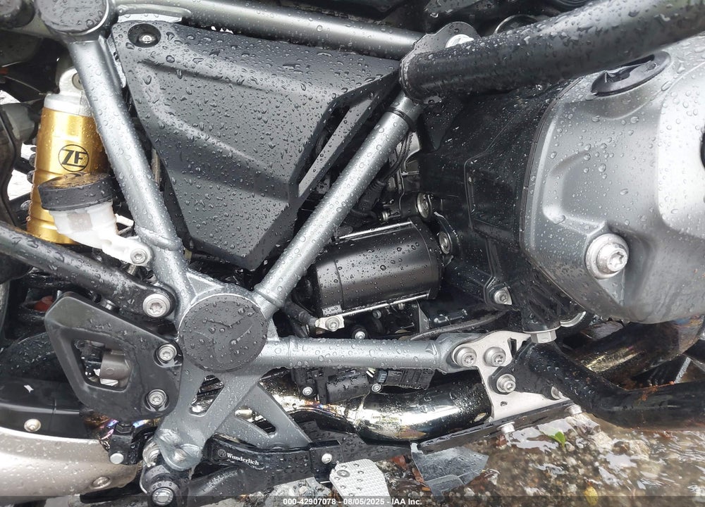 2021 BMW R 1250 GS VIN: WB10M0302M6E37808