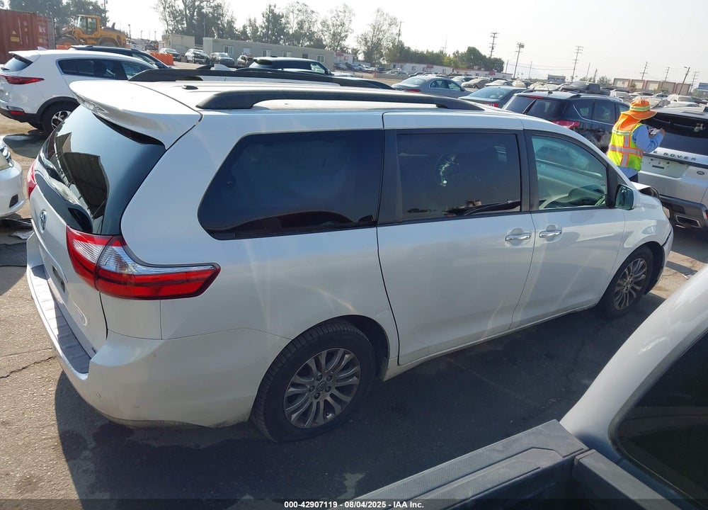 2017 TOYOTA SIENNA XLE PREMIUM 8 PASSENGER VIN: 5TDYZ3DC6HS797183