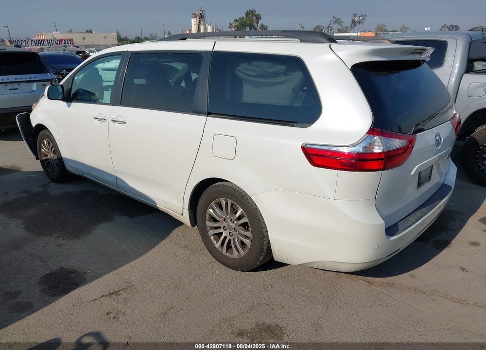 2017 TOYOTA SIENNA XLE PREMIUM 8 PASSENGER VIN: 5TDYZ3DC6HS797183