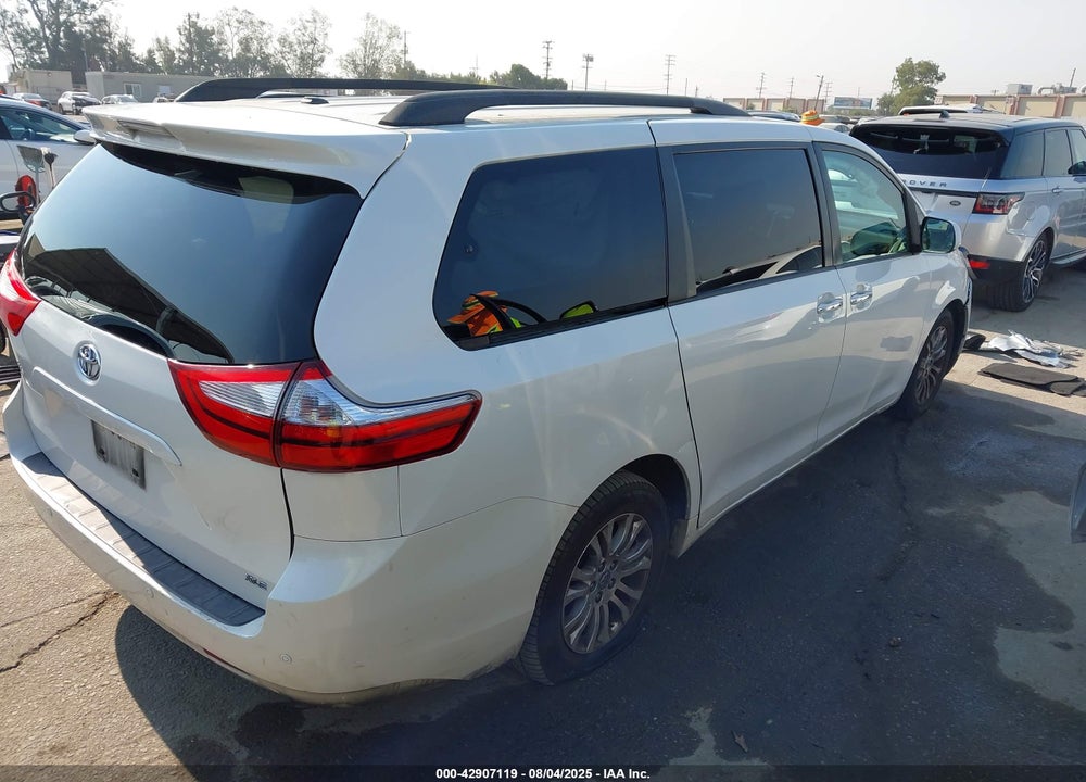2017 TOYOTA SIENNA XLE PREMIUM 8 PASSENGER VIN: 5TDYZ3DC6HS797183
