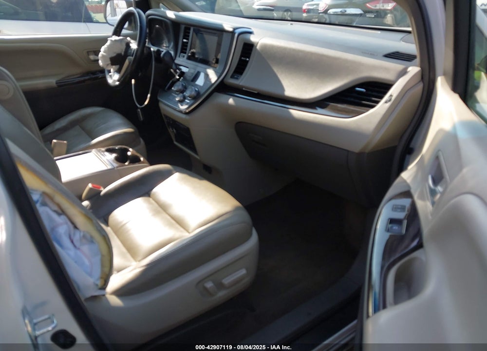 2017 TOYOTA SIENNA XLE PREMIUM 8 PASSENGER VIN: 5TDYZ3DC6HS797183