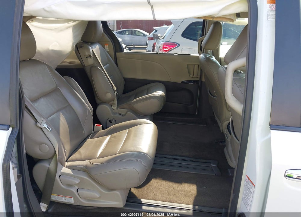 2017 TOYOTA SIENNA XLE PREMIUM 8 PASSENGER VIN: 5TDYZ3DC6HS797183