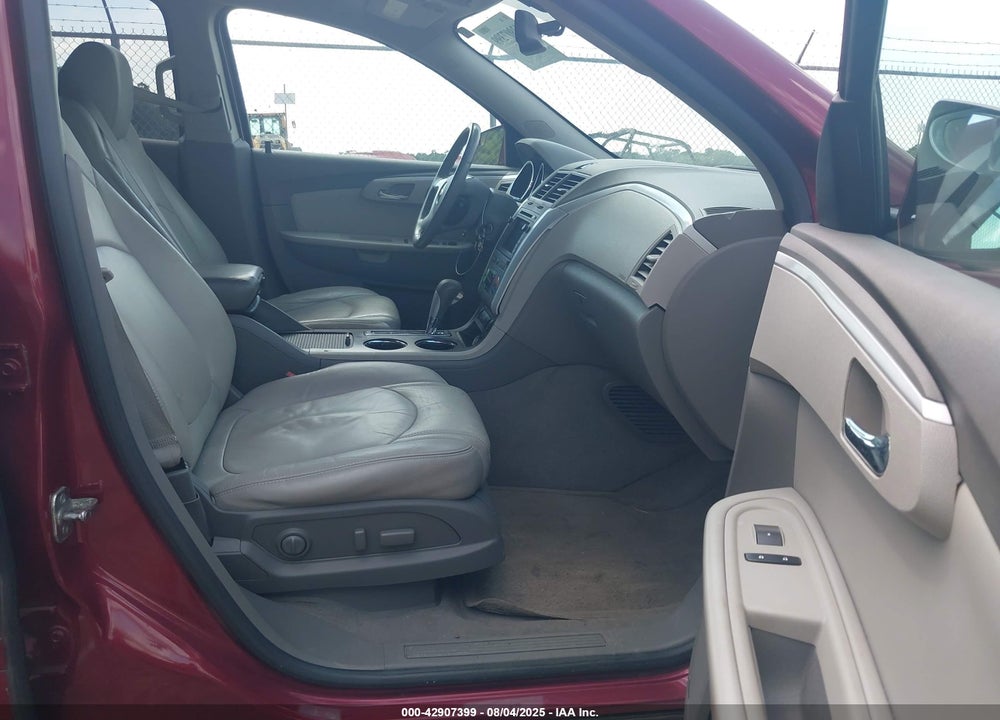 2010 CHEVROLET TRAVERSE VIN: 1GNLRGED5AJ242230