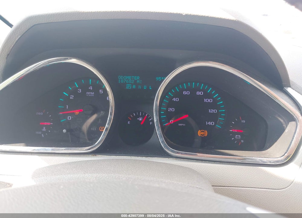 2010 CHEVROLET TRAVERSE VIN: 1GNLRGED5AJ242230
