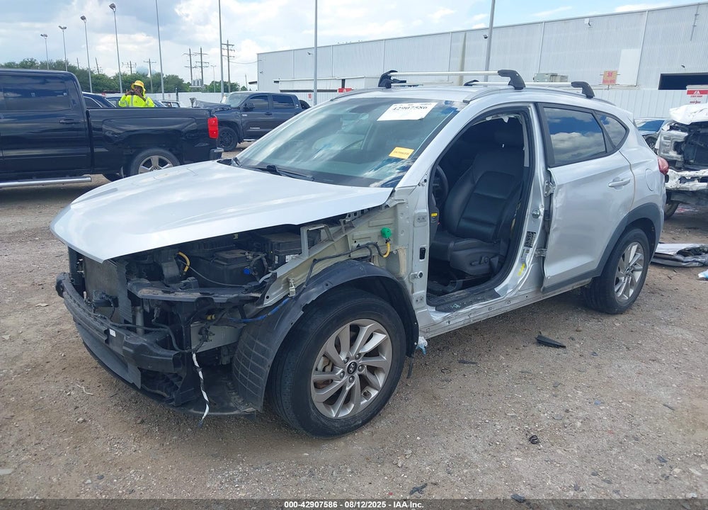 2017 HYUNDAI TUCSON SE PLUS VIN: KM8J3CA47HU475398