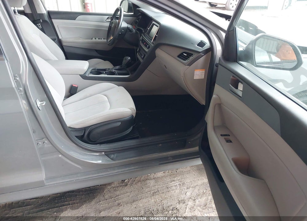 2019 HYUNDAI SONATA HYBRID VIN: KMHE24L33KA093506