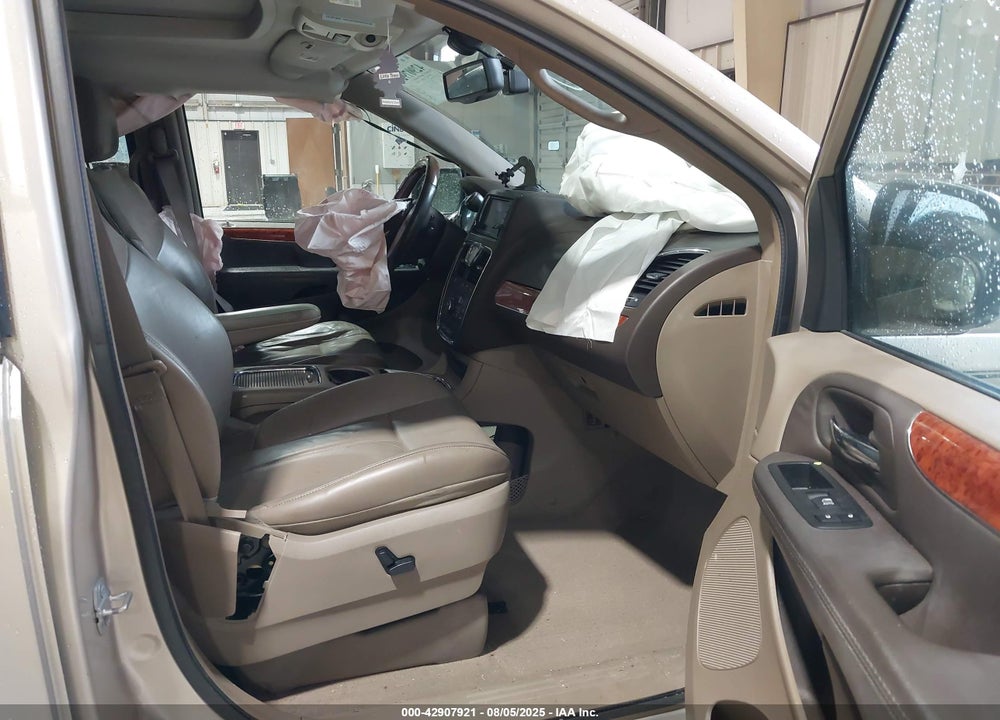 2015 CHRYSLER TOWN & COUNTRY LIMITED PLATINUM VIN: 2C4RC1GG2FR639101