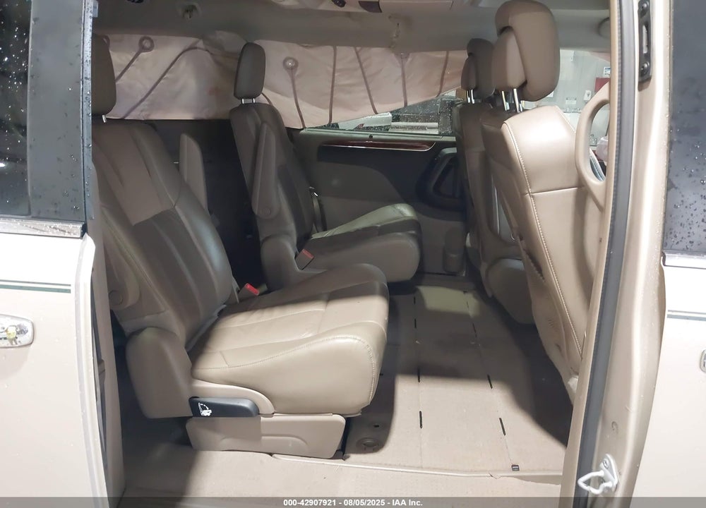 2015 CHRYSLER TOWN & COUNTRY LIMITED PLATINUM VIN: 2C4RC1GG2FR639101