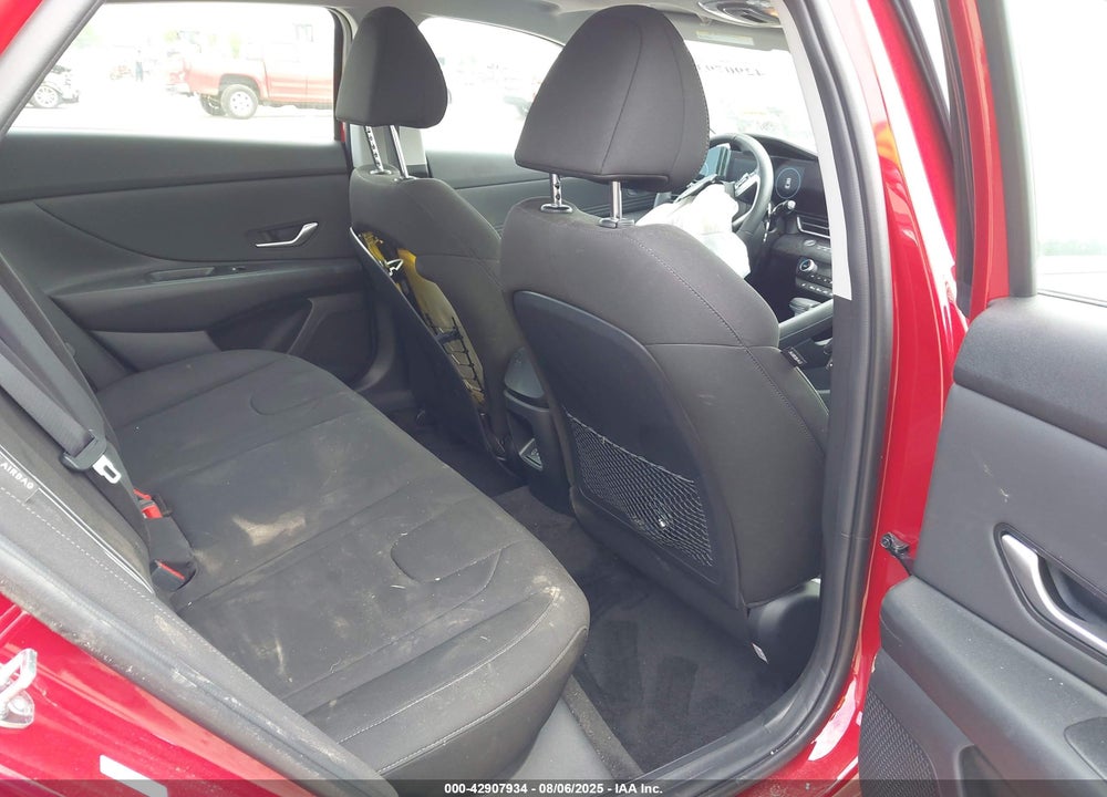 2025 HYUNDAI ELANTRA VIN: KMHLS4DG4SU974416