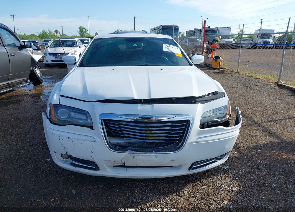 2013 CHRYSLER 300 VIN: 2C3CCABG4DH739107