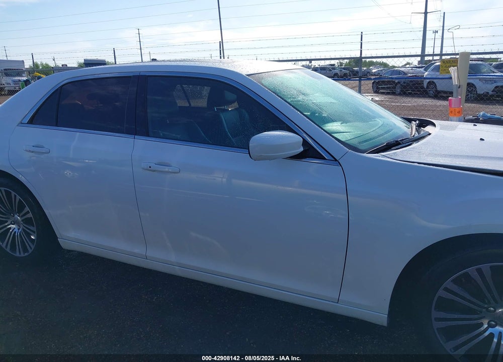 2013 CHRYSLER 300 VIN: 2C3CCABG4DH739107